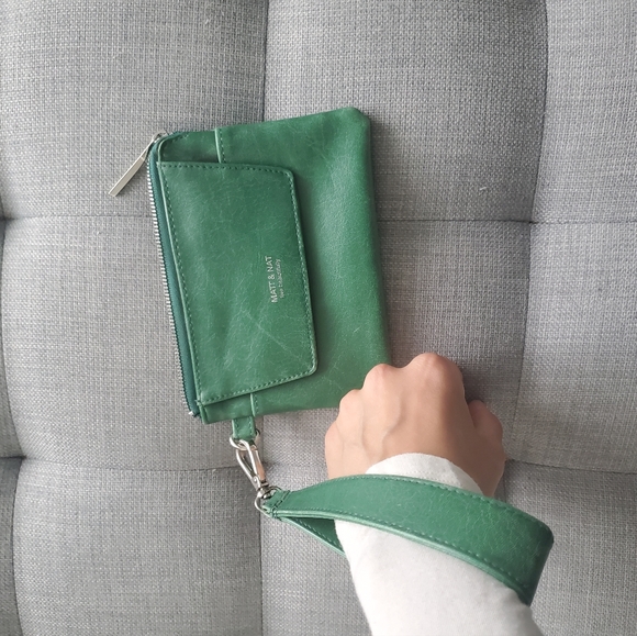 Matt and Nat Vegan Wristlet Wallet - Vintage - Picture 6 of 7